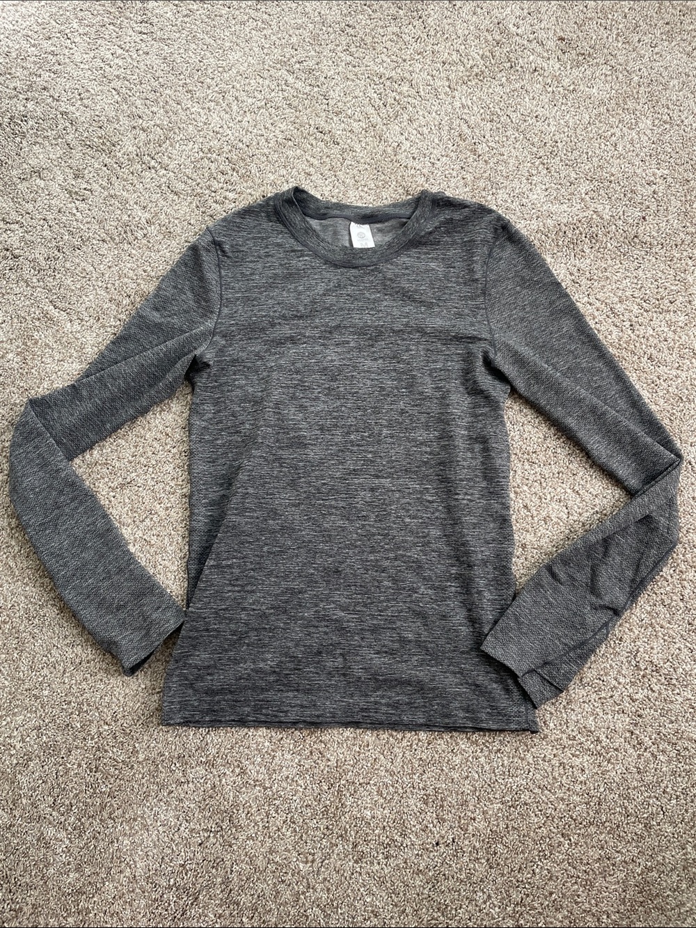 Senita women’s Tempo Long Sleeve - size Medium, color Heathered Gray